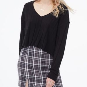 Black cropped shirt